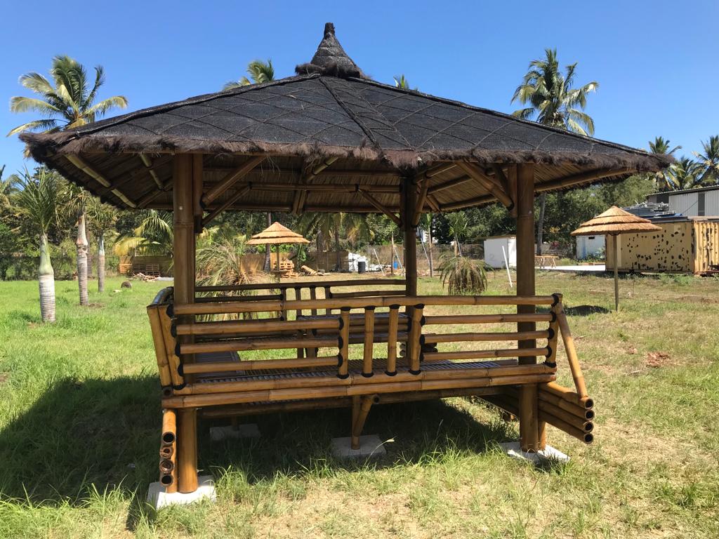 FairIndo Gazebo sofa lounge MUNA en bamboo