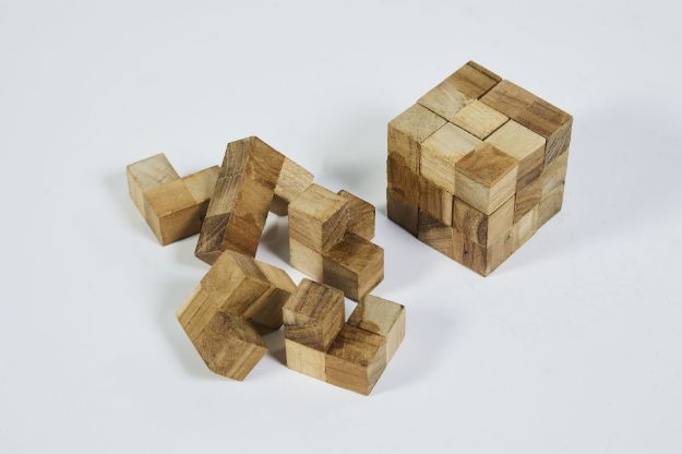 Petit Casse-tête en bois Teck CUBE